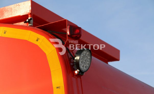 Проблесковый маячок и светодиодное освещение АТЗ-12 КАМАЗ-43118 Cummins